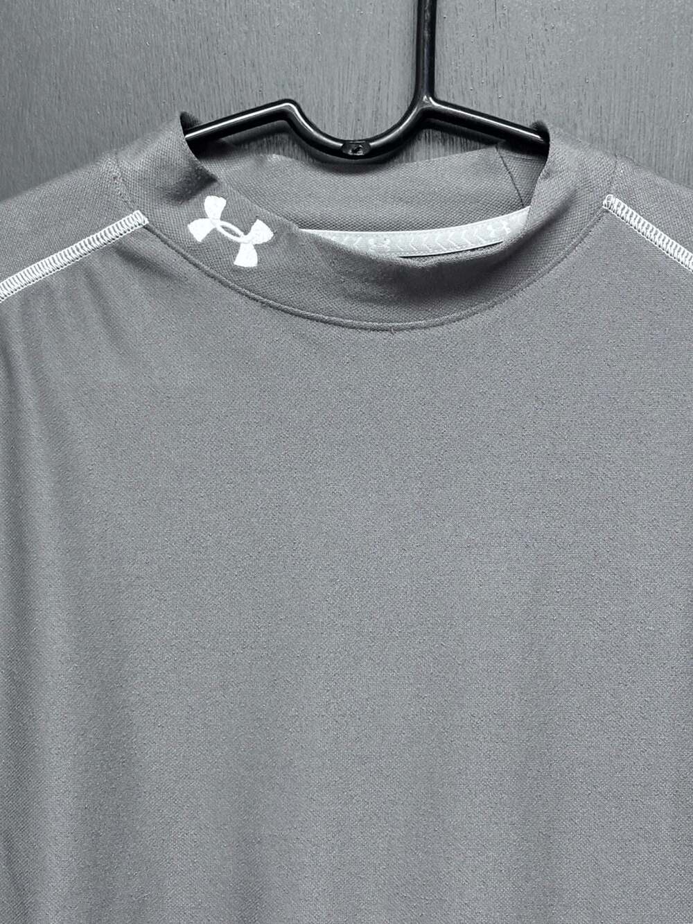 Under Armour Baseball Long Sleeve Size MD Gray Fitted Mock Neck Shirt